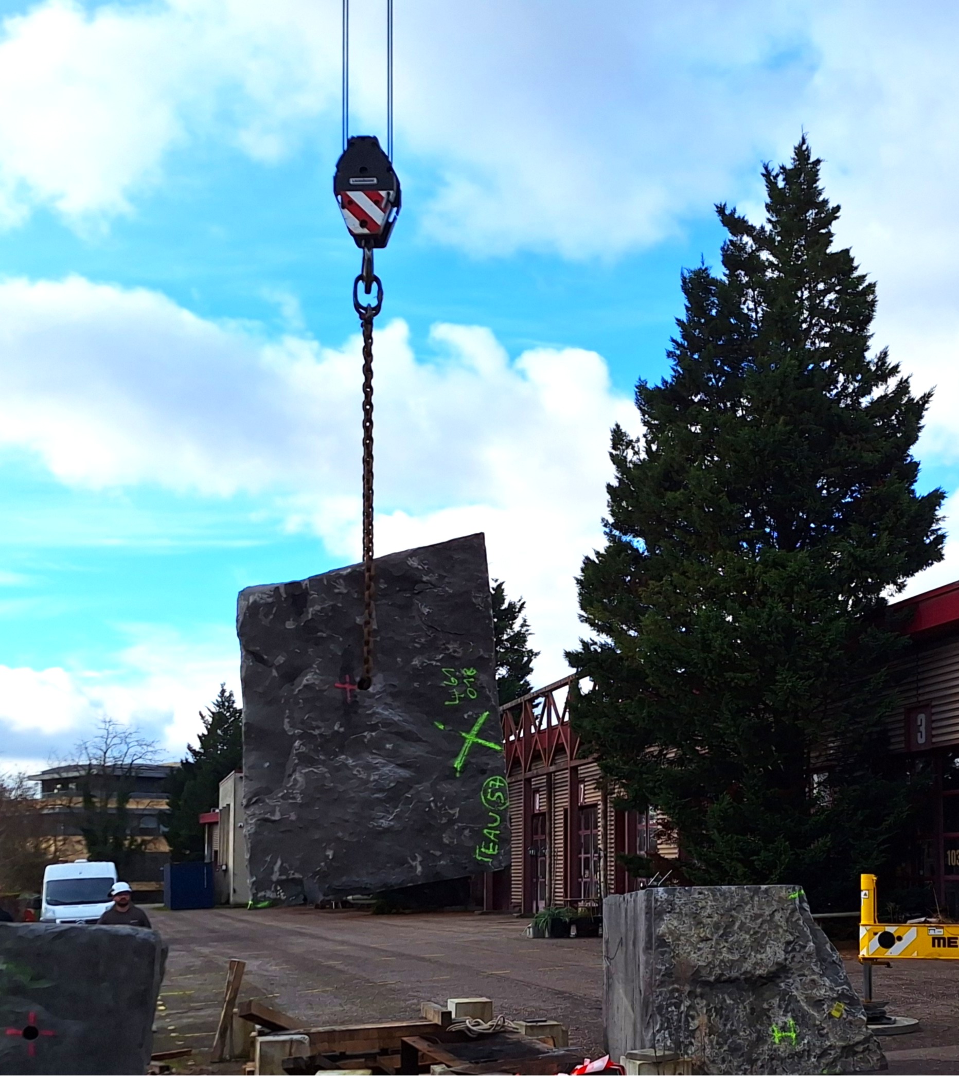 Pose et assemblage d’un Monolithe sur site